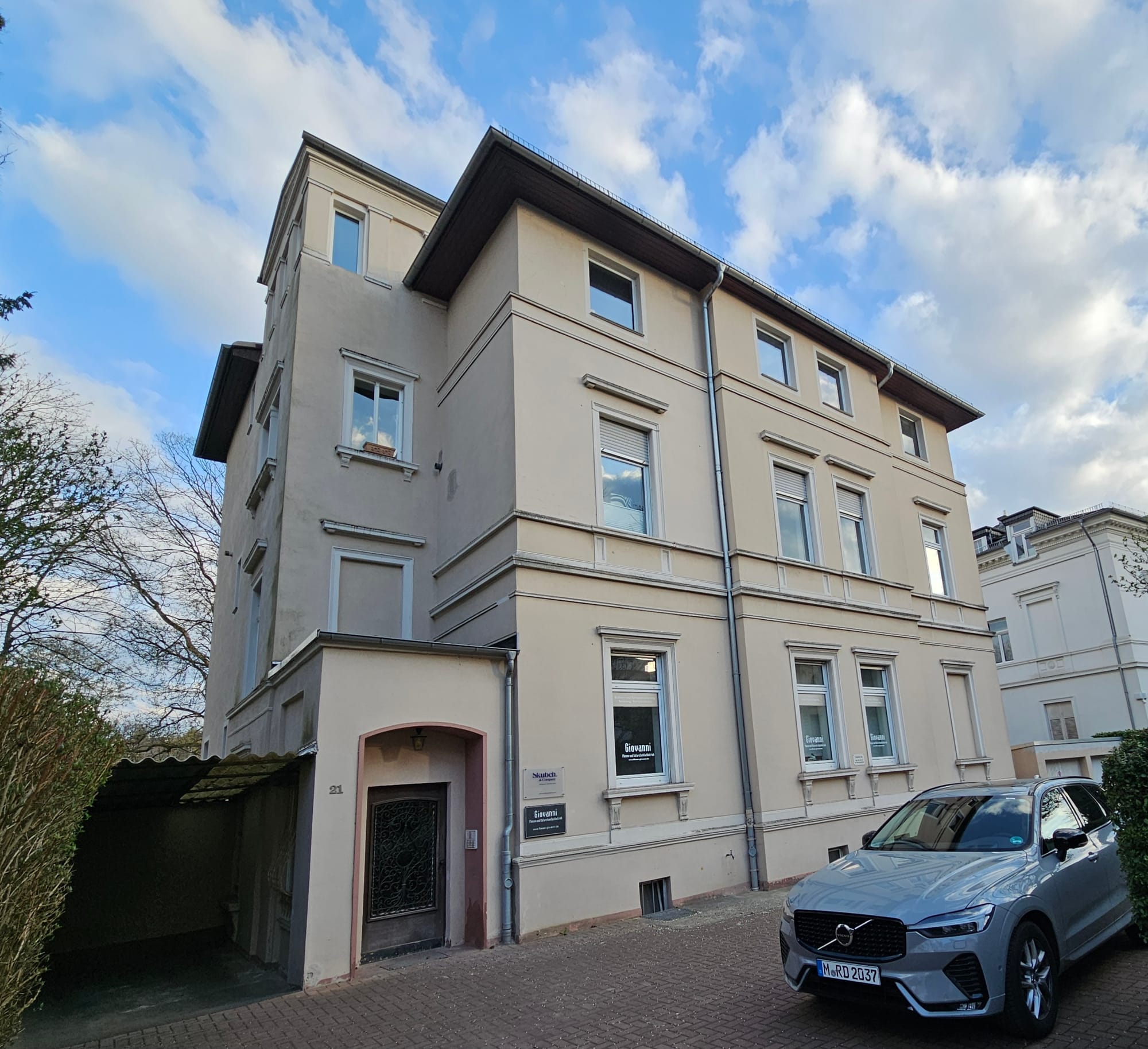 beautiful 1 BR w/ its garden being connected to the Kurpark