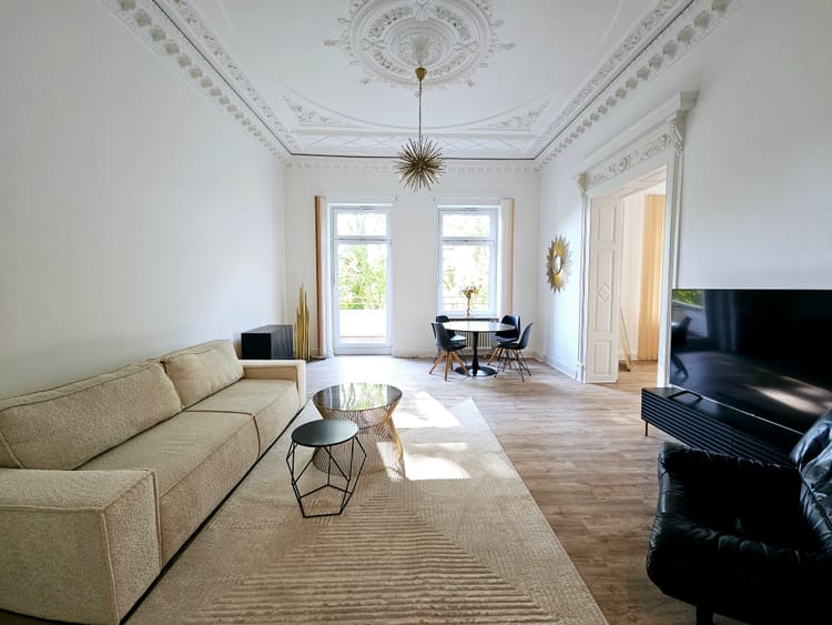 exceptional & spacious 1 BR w/ balcony at the Kurpark