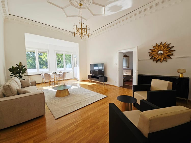 Stunning 2 BR next to Kurpark