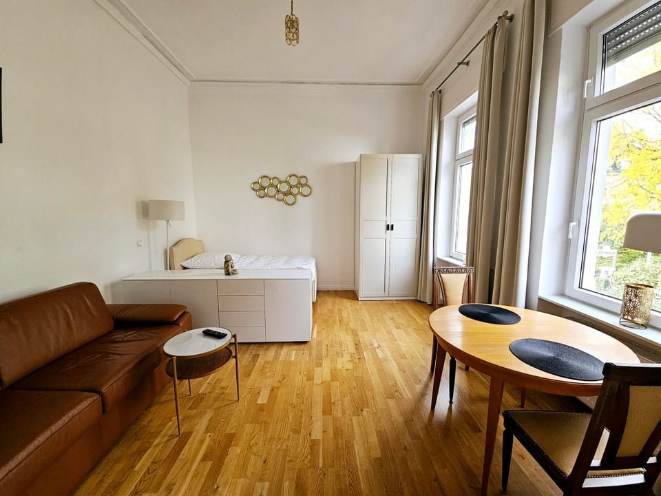 light & cozy 1 BR APt at the Kurpark